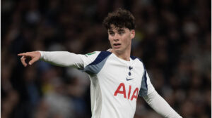 نقل الأخبار مباشرة: بايرن ميونيخ وليفربول يطاردان آرتشي جراي